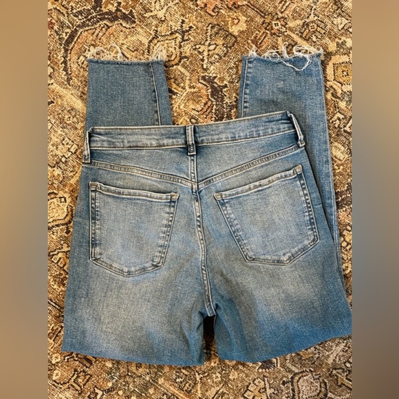 Old Navy Straight Jeans size 6 - Picture 3 of 3